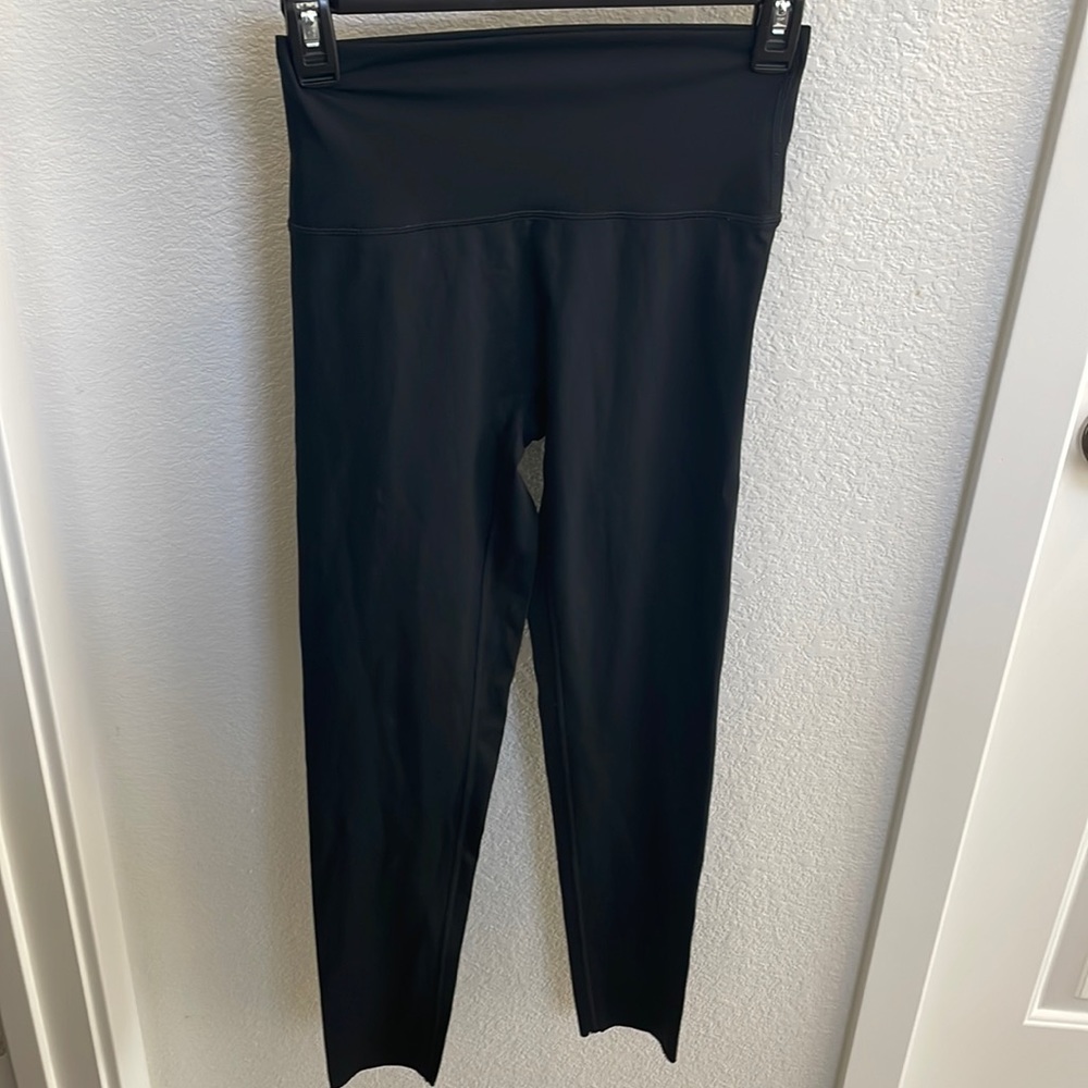 Aerie offline 7/8 High waisted leggings.size medium.